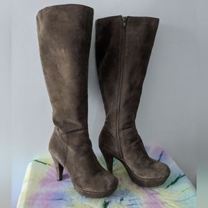 Tan suede boots (9)
